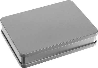 Elegante estuche metálico incluido