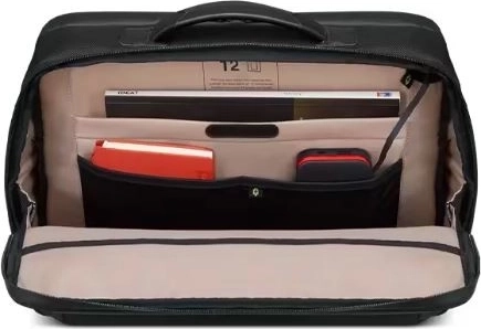 Espacio para portátil de 16″ y organización inteligente