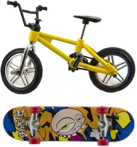 Realistas mini BMX y finger skateboard