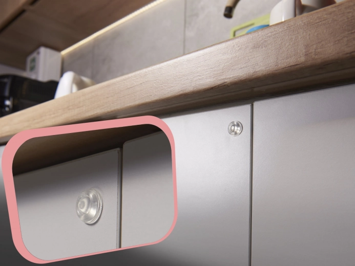 Cierre silencioso de puertas y armarios