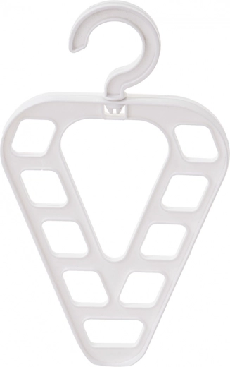 9 orificios para perchas y accesorios