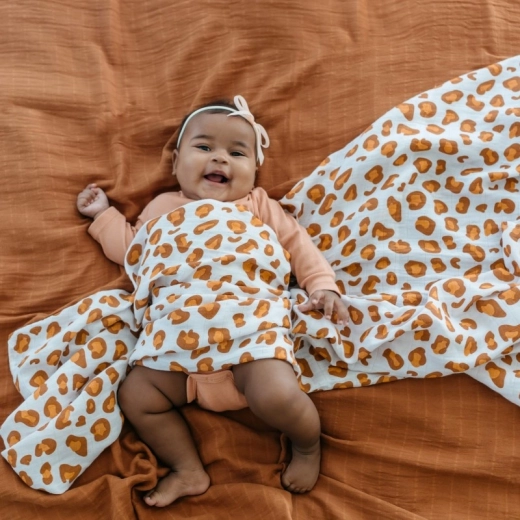 Motivo elegante de leopardo blanco