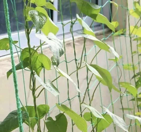 Material resistente con uniones reforzadas