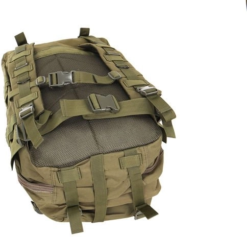 Numerosos compartimentos y sistema MOLLE