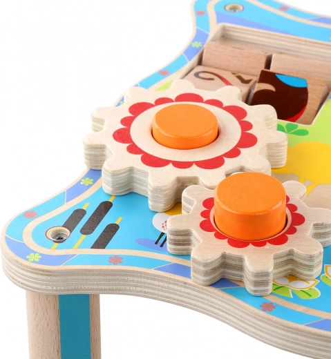 Engranajes giratorios y cuentas en un recorrido