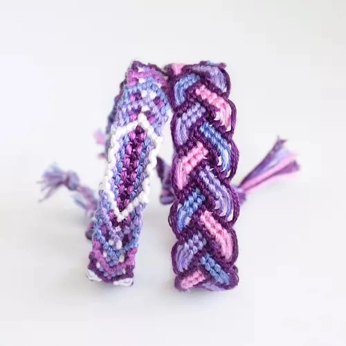 Pulseras con patrones y decoración con cuentas