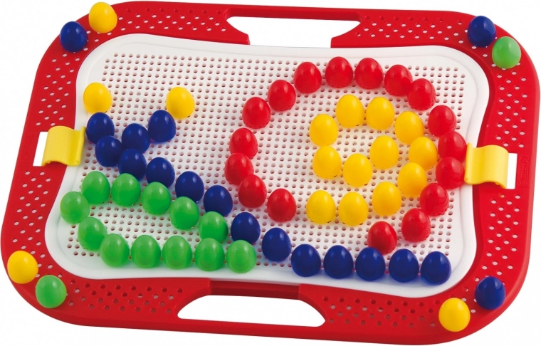Mosaico creativo con clavijas grandes
