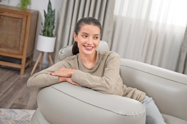 Comodidad al alcance: suave superficie flocada