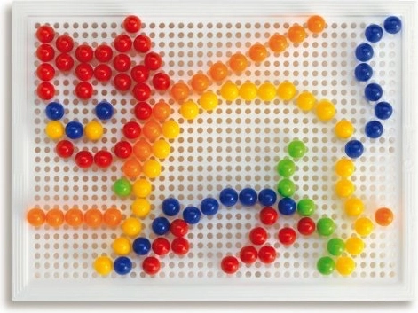 Mosaico creativo con 150 clavijas de colores