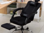 Silla de oficina ergonómica giratoria con reposapiés y reposacabezas – negra