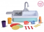 Fregadero de cocina con agua corriente y accesorios